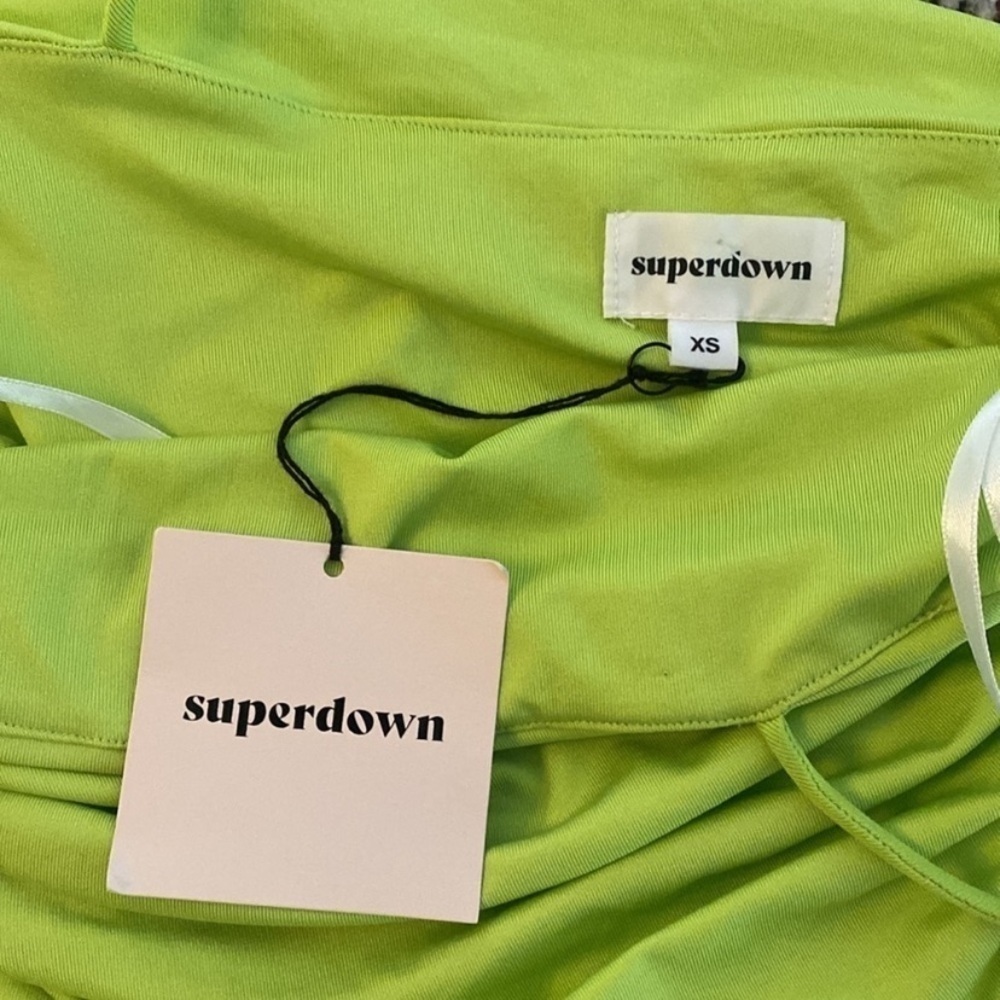 NWT Superdown Sierra Ruched Mini Dress in Neon Green XS ZZ8 - Picture 9 of 11
